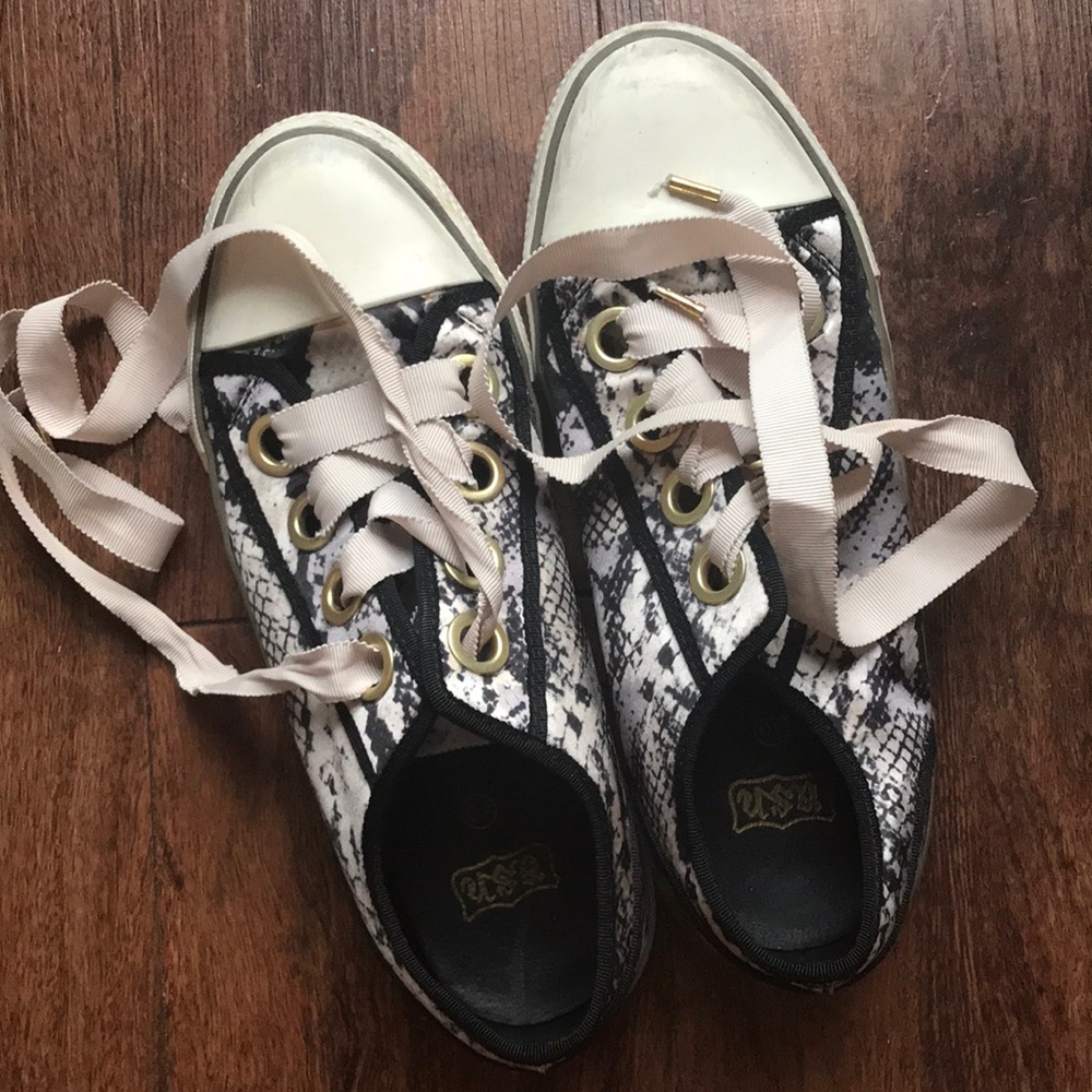 Converse Chucks - image 1